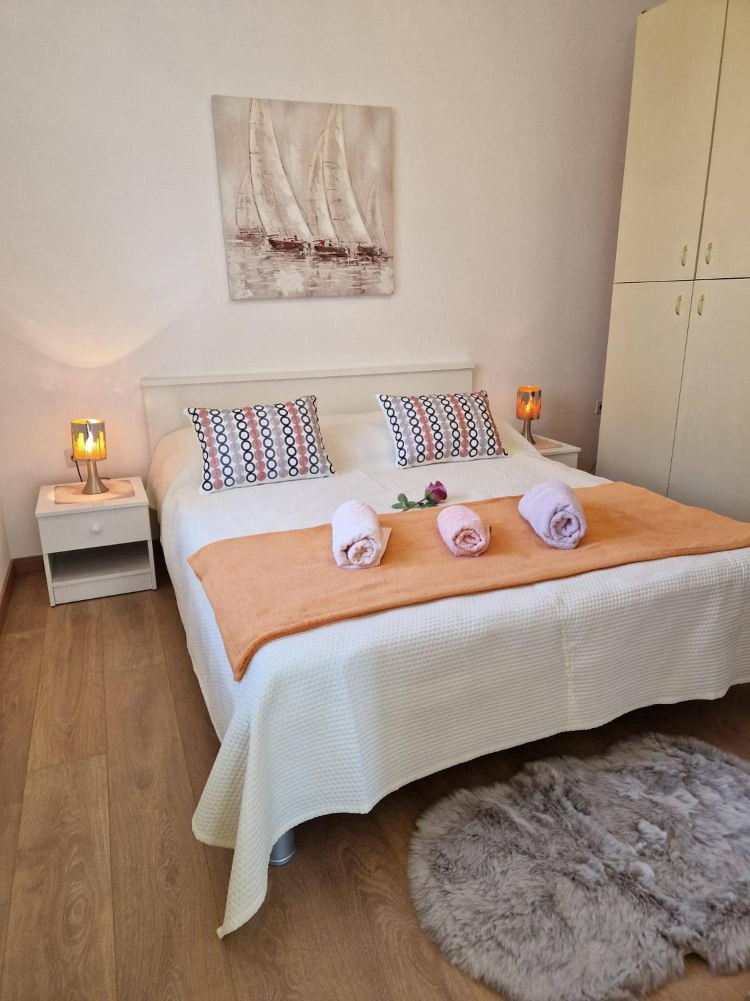 Apartments By The Sea Seget Donji, Trogir - 2029 Номер фото